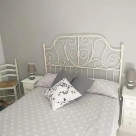 Vikerbiescas Appartement *