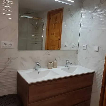 Vikerbiescas Apartment