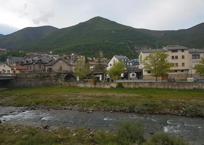 Vikerbiescas Apartamento *