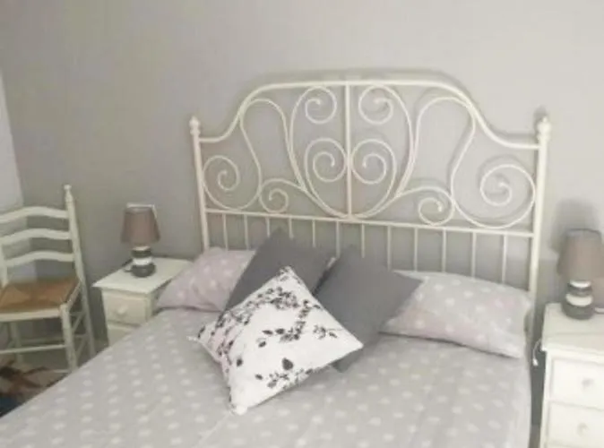 Vikerbiescas Apartamento *